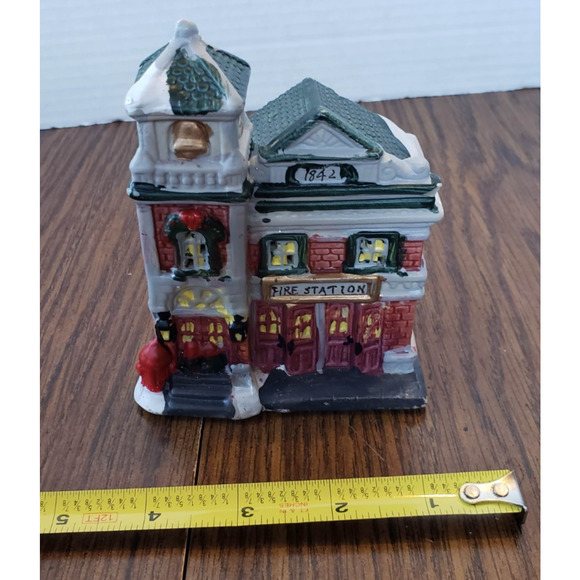Hand Painted Porcelain Ceramic Christmas Town Small Red Fire Station - Picture 5 of 7